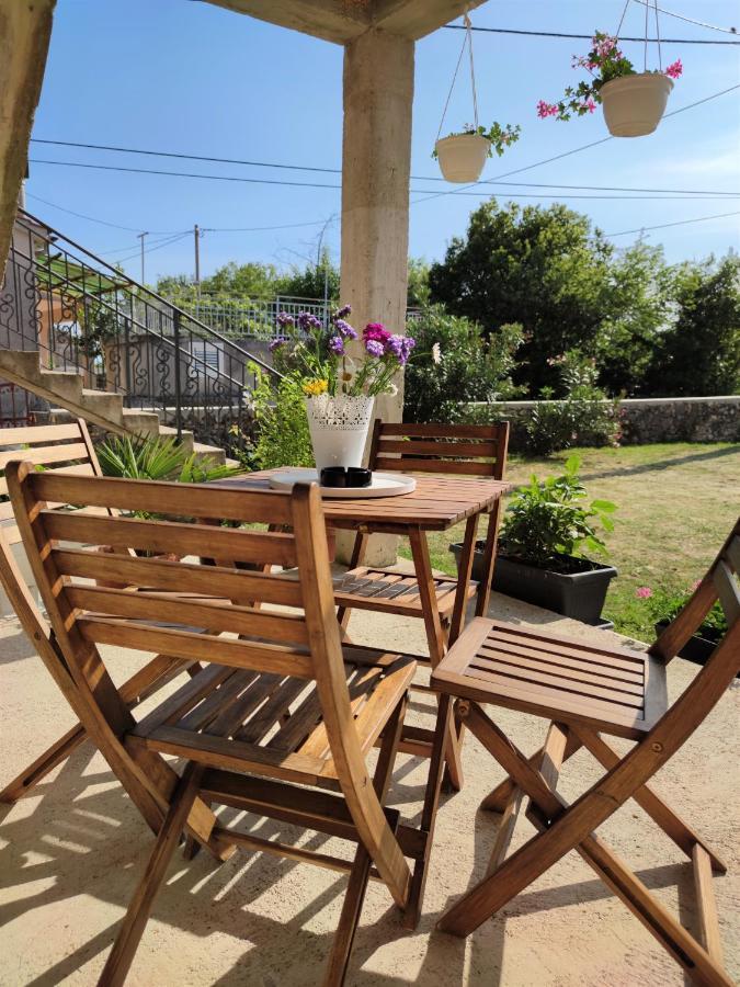 Josip Apartment *